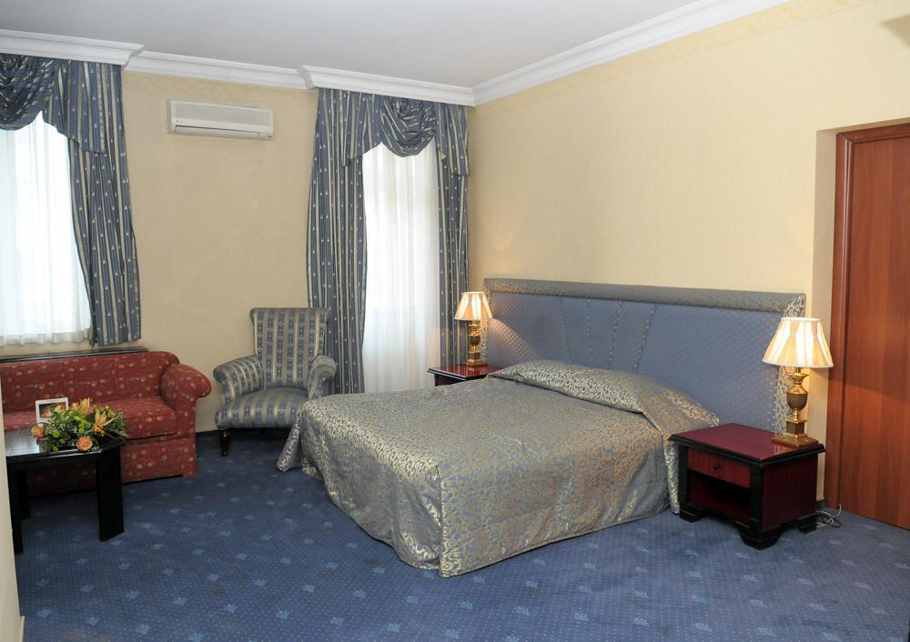 Ambassador Hotel Almatî Exterior foto
