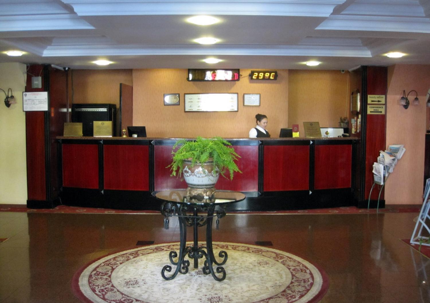 Ambassador Hotel Almatî Exterior foto