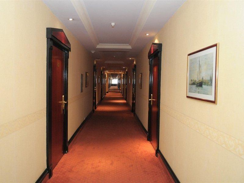 Ambassador Hotel Almatî Exterior foto